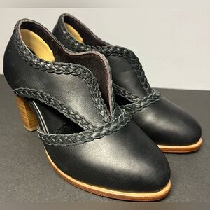 Elf -‎ Handmade Shoes, Size:6.5, pre-owned